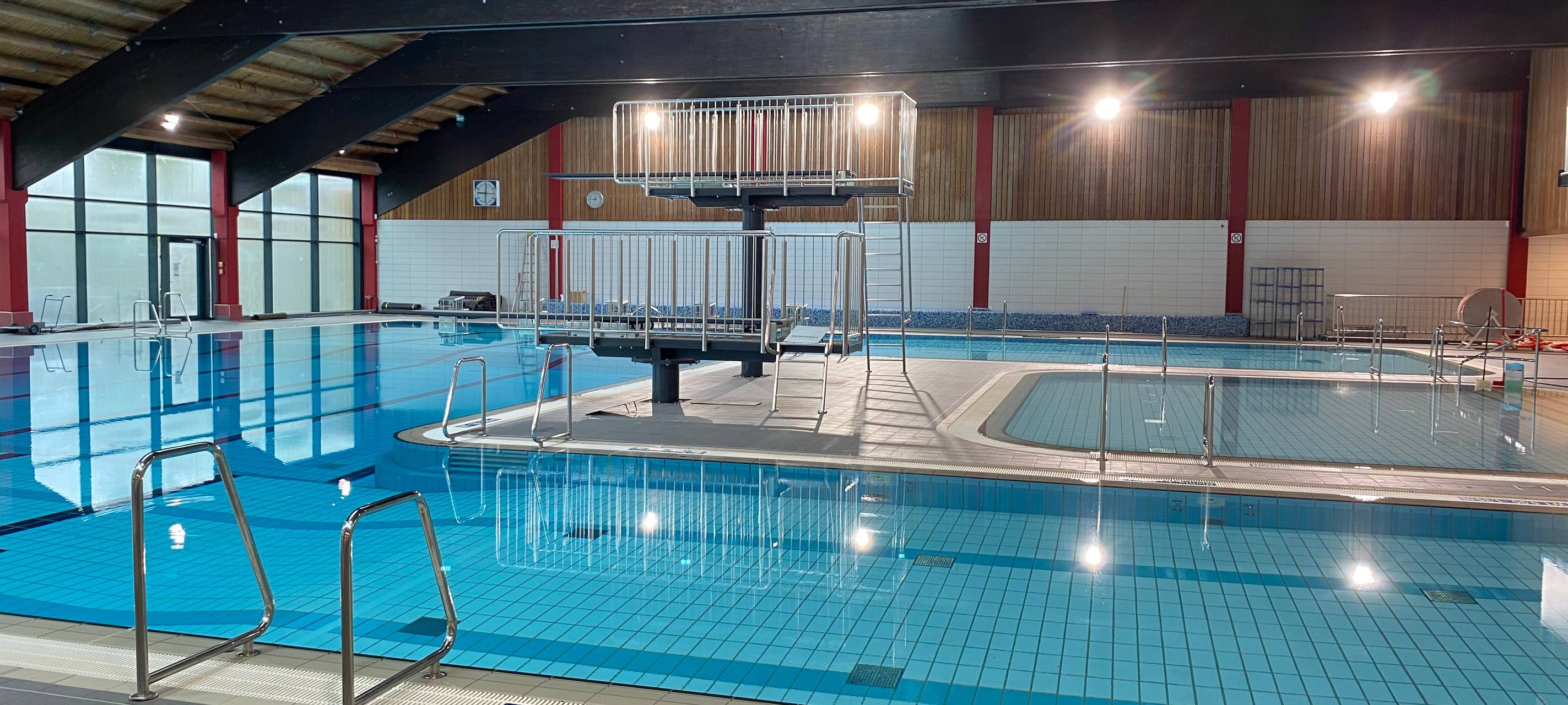 Wetter: Schwimmbad schließt mittags