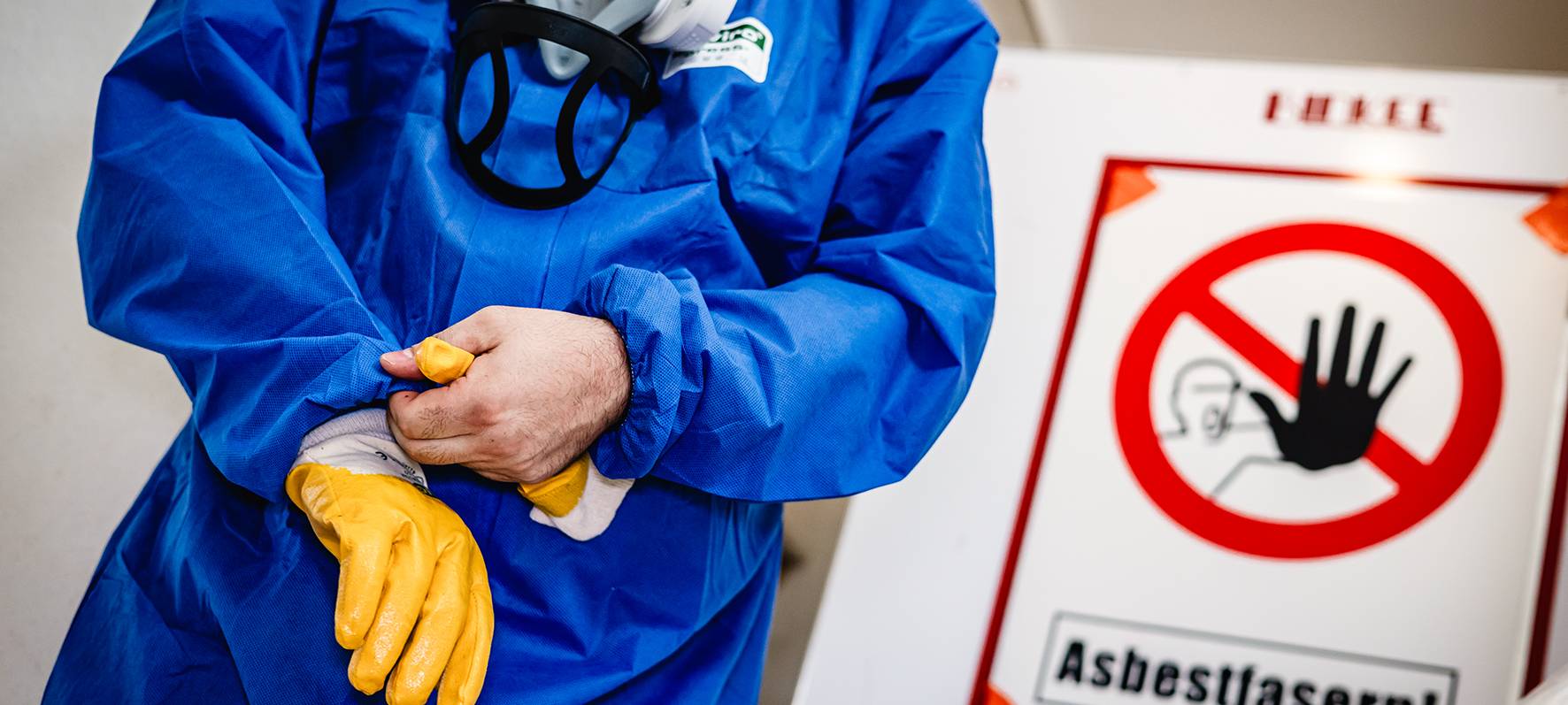 IG B A U warnt vor Asbest