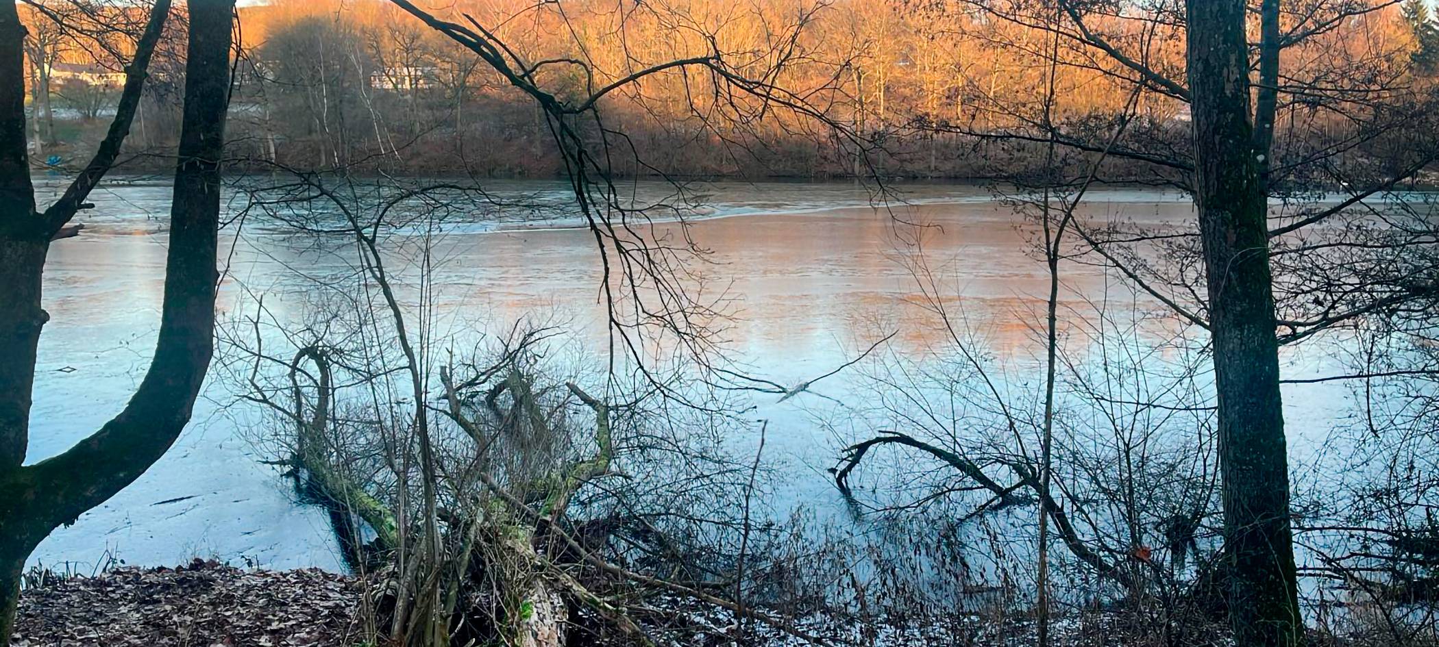 Warnung vor Betreten von Eisflächen