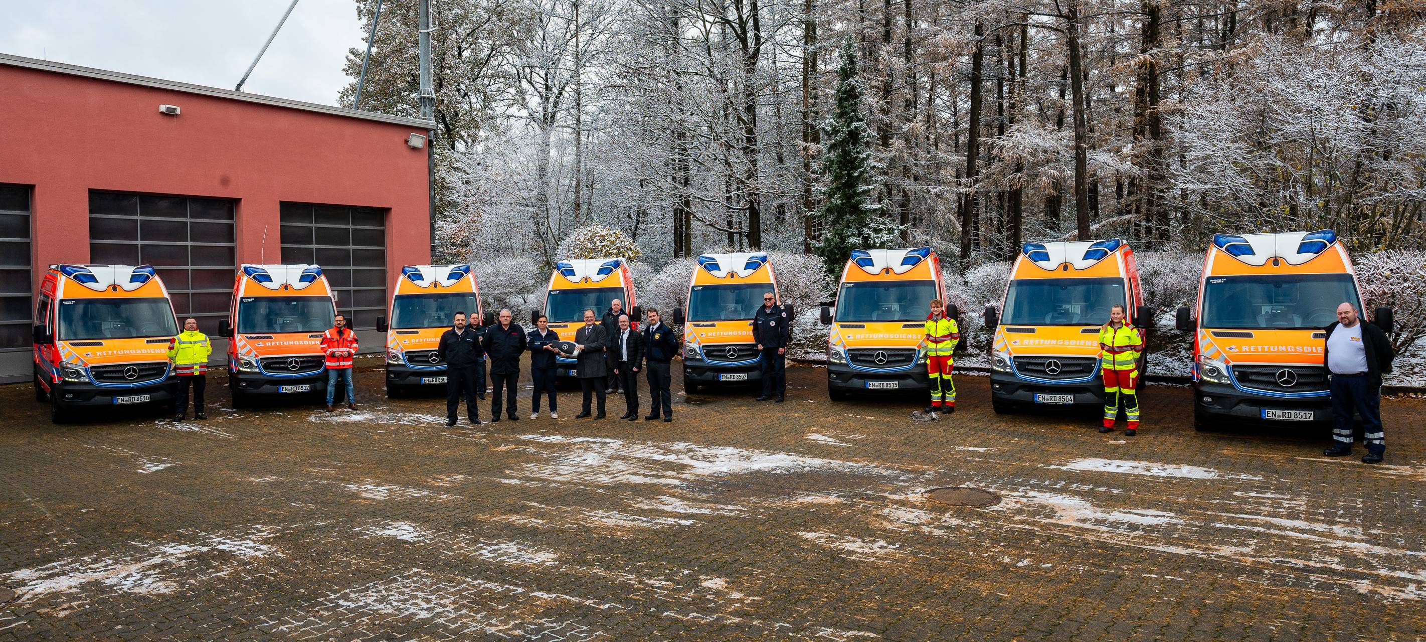 Neue Krankentransportwagen für den Kreis
