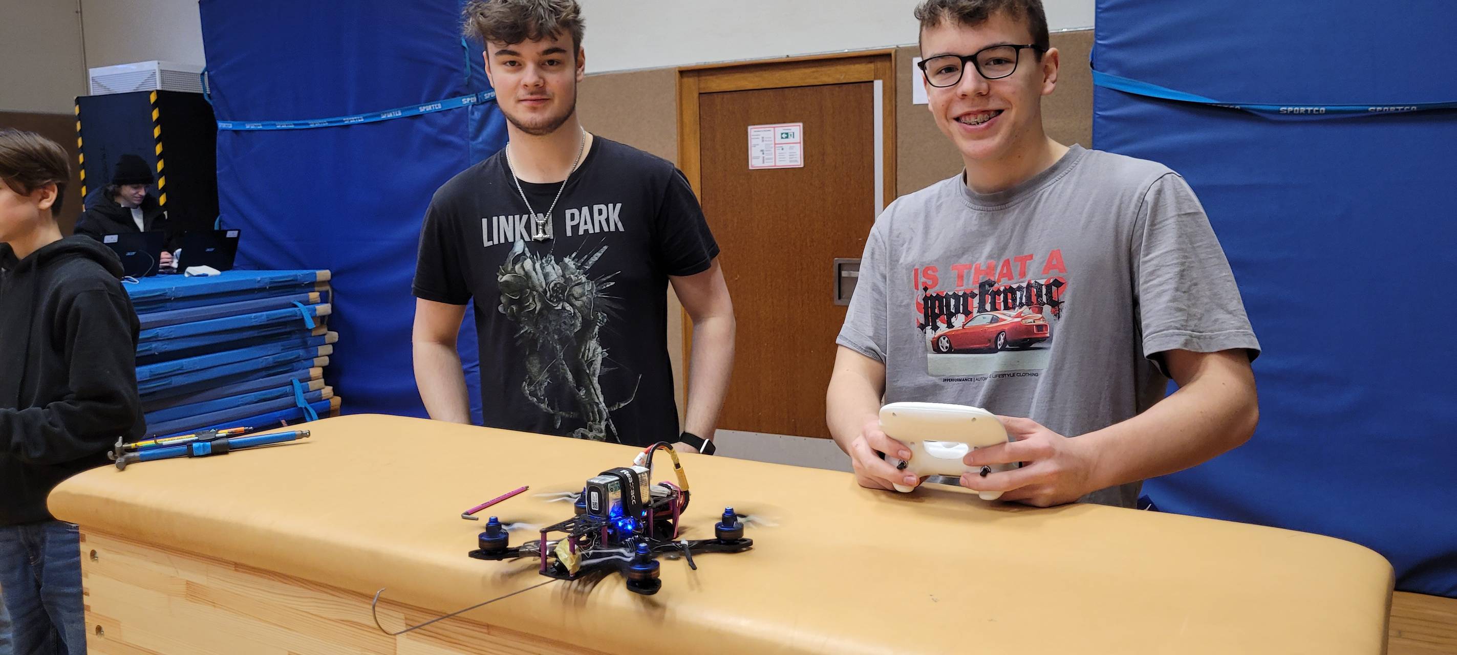 An Wittener Ruhr-Gymnasium werden Drohnen gebaut