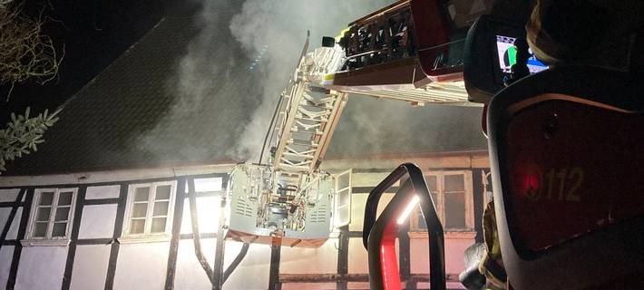Großer Einsatz wegen brennendem Fachwerkhaus