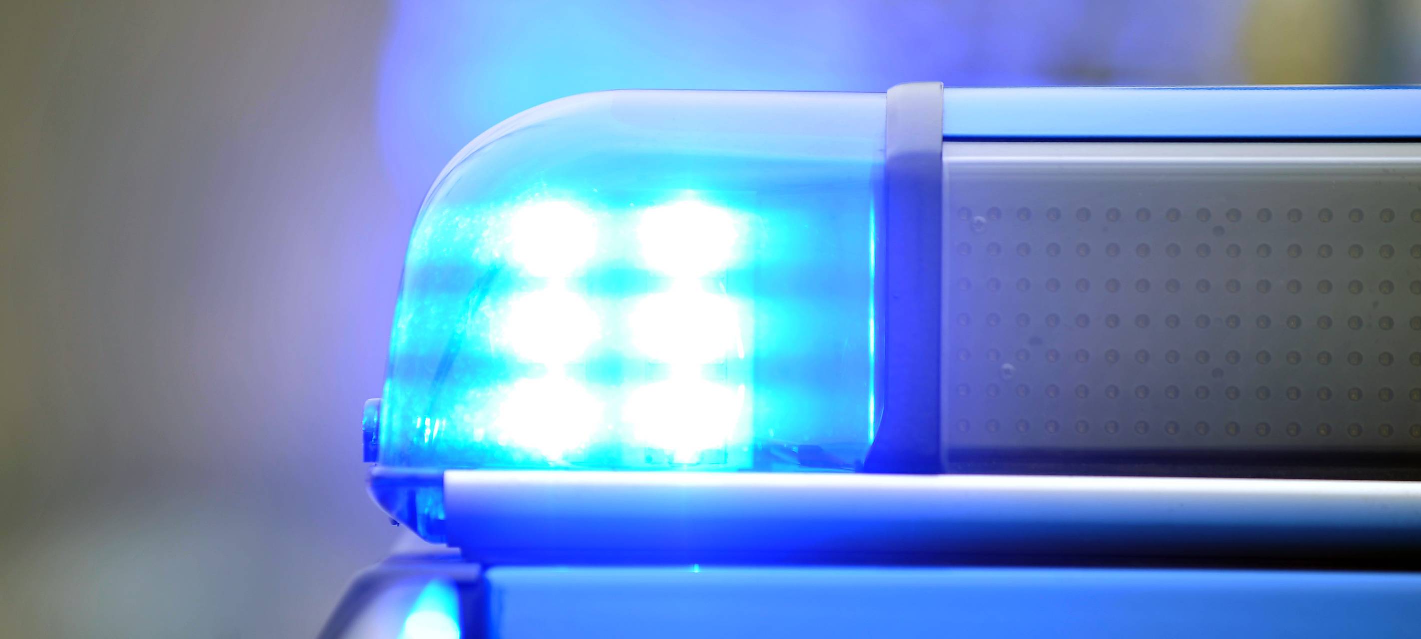 Herdecke: Einbruch in Pkw_ Handtasche mit Geldbörse und