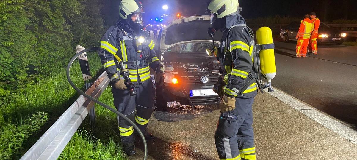Auto brennt auf A 43