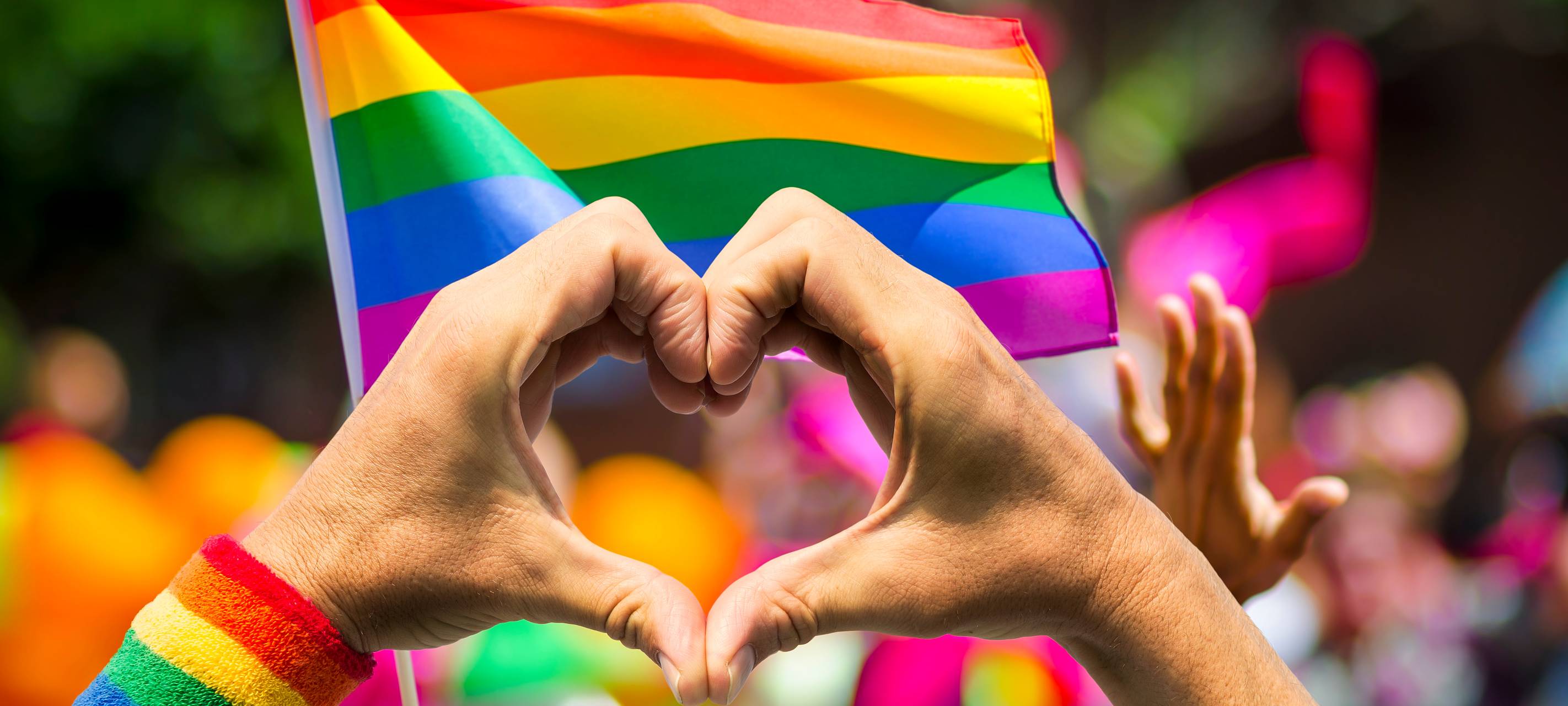 150 Menschen bei CSD-Mahnwache in Hattingen