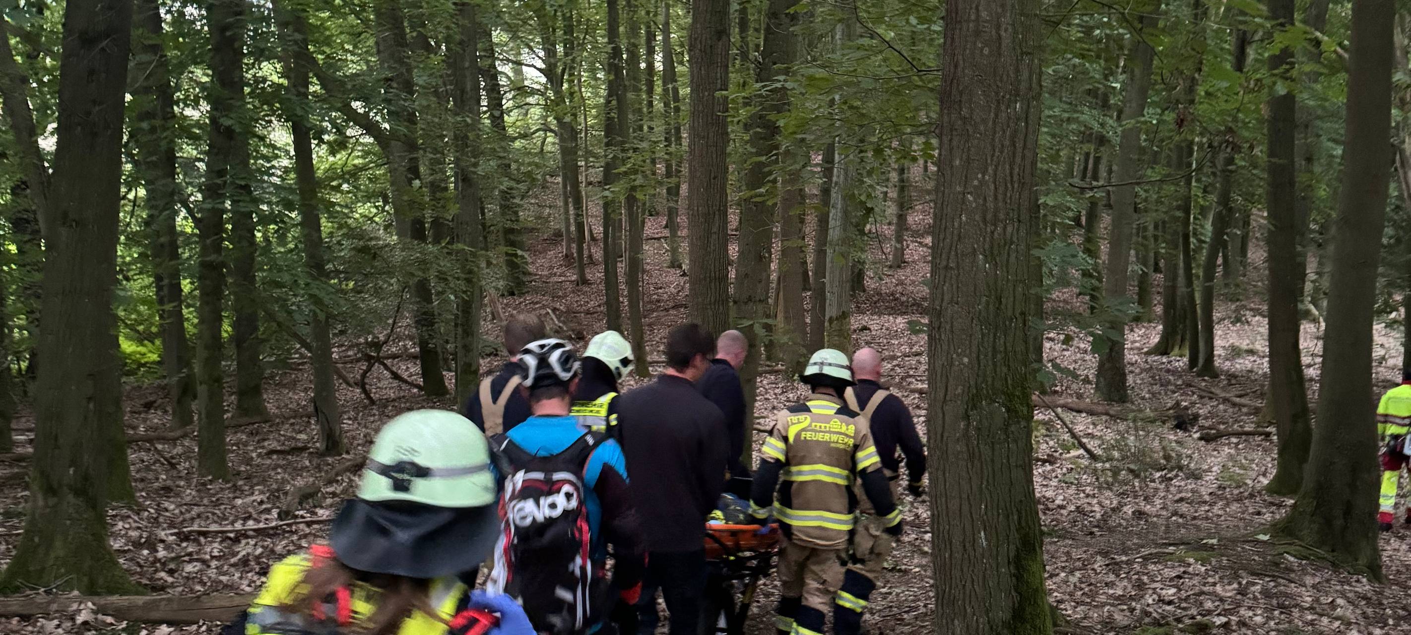 Herdecke: Feuerwehr rettet Radfahrer