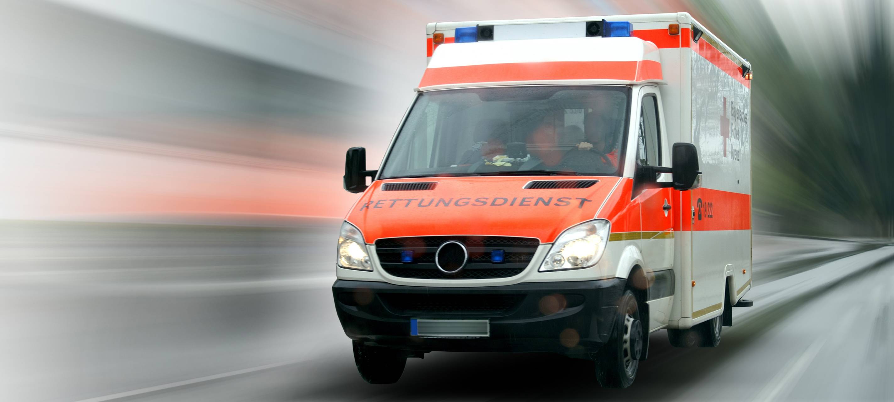 Witten: Auto fährt Fußgänger an