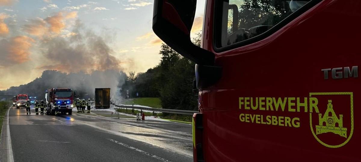 LKW-Brand auf der A43