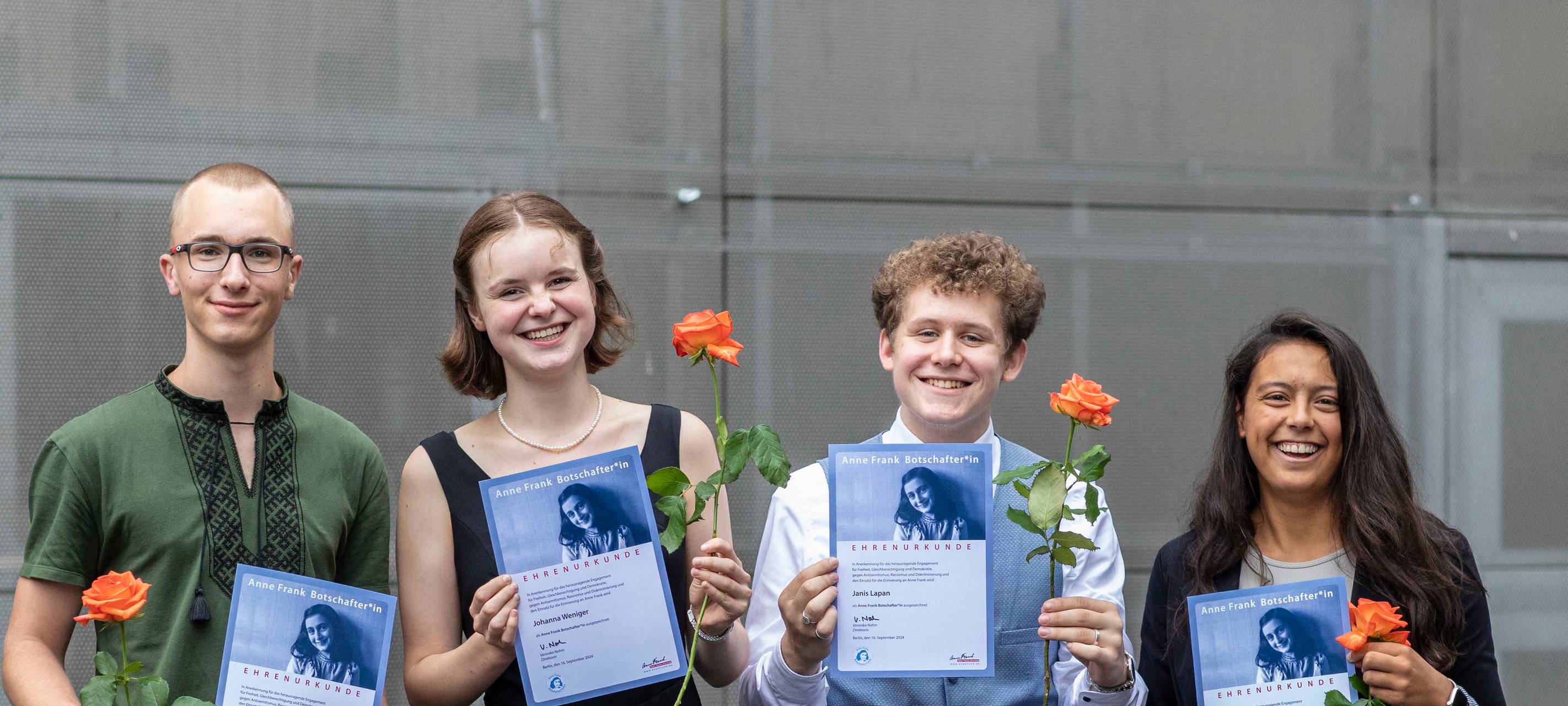 Vier Jugendliche aus Hattingen als "Anne-Frank-Botschafter*innen" ausgezeichnet