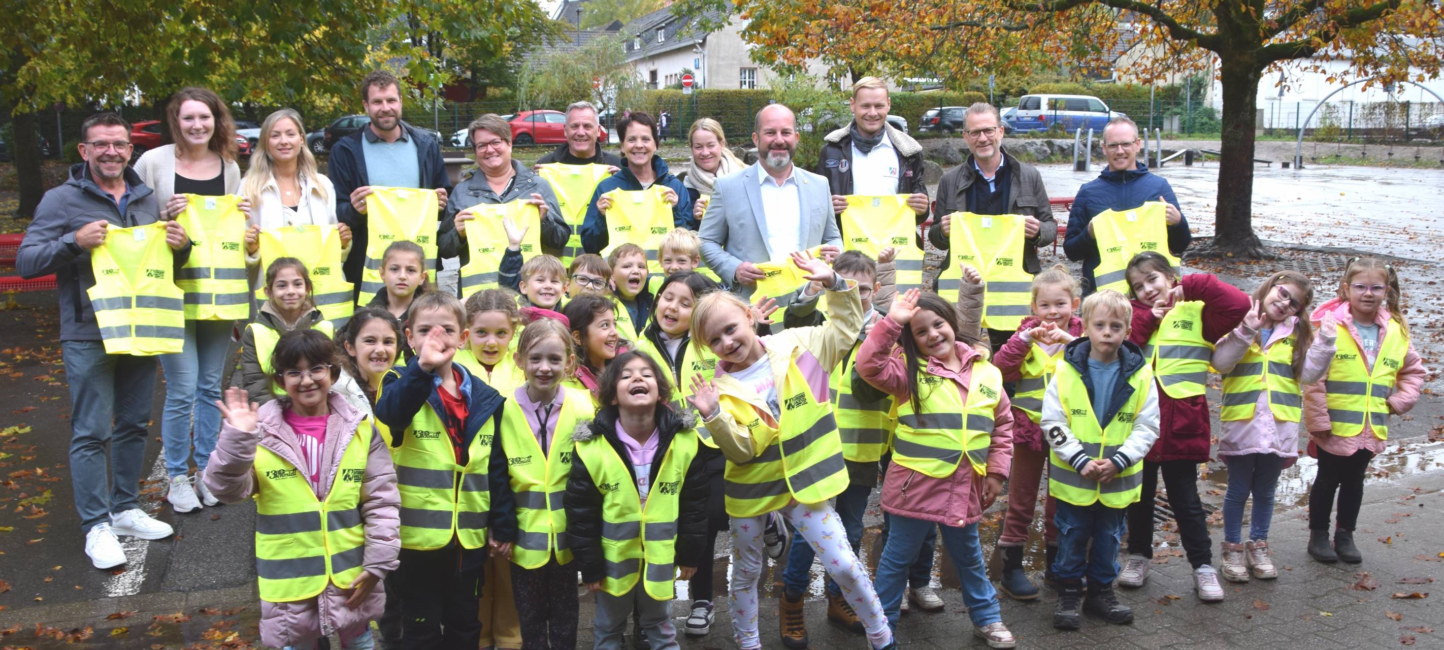 Warnwesten für Schwelmer Schulkinder