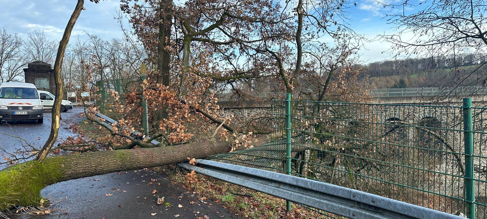 Unbekannte vandalieren an Ennepetalsperre