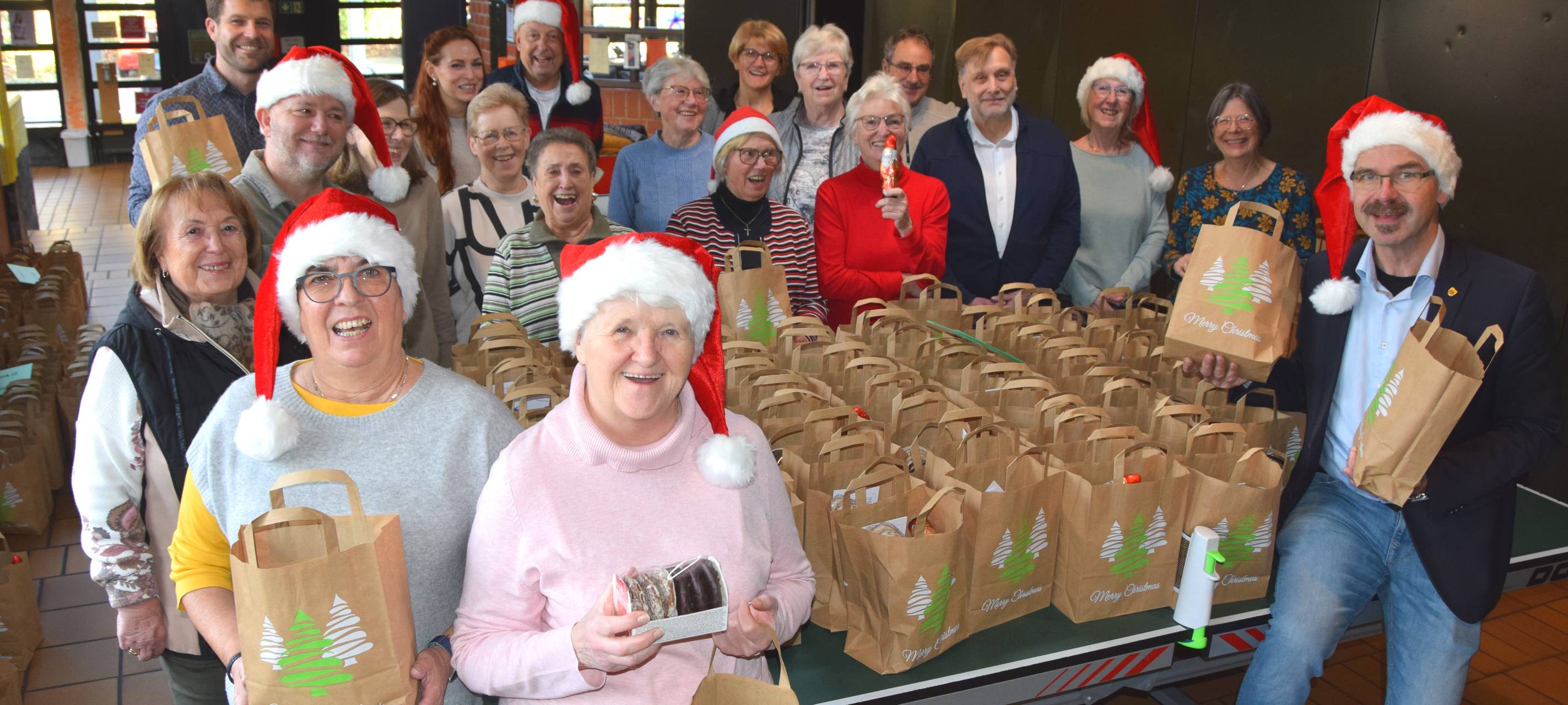 Schwelm: Weihnachtstüten-Aktion