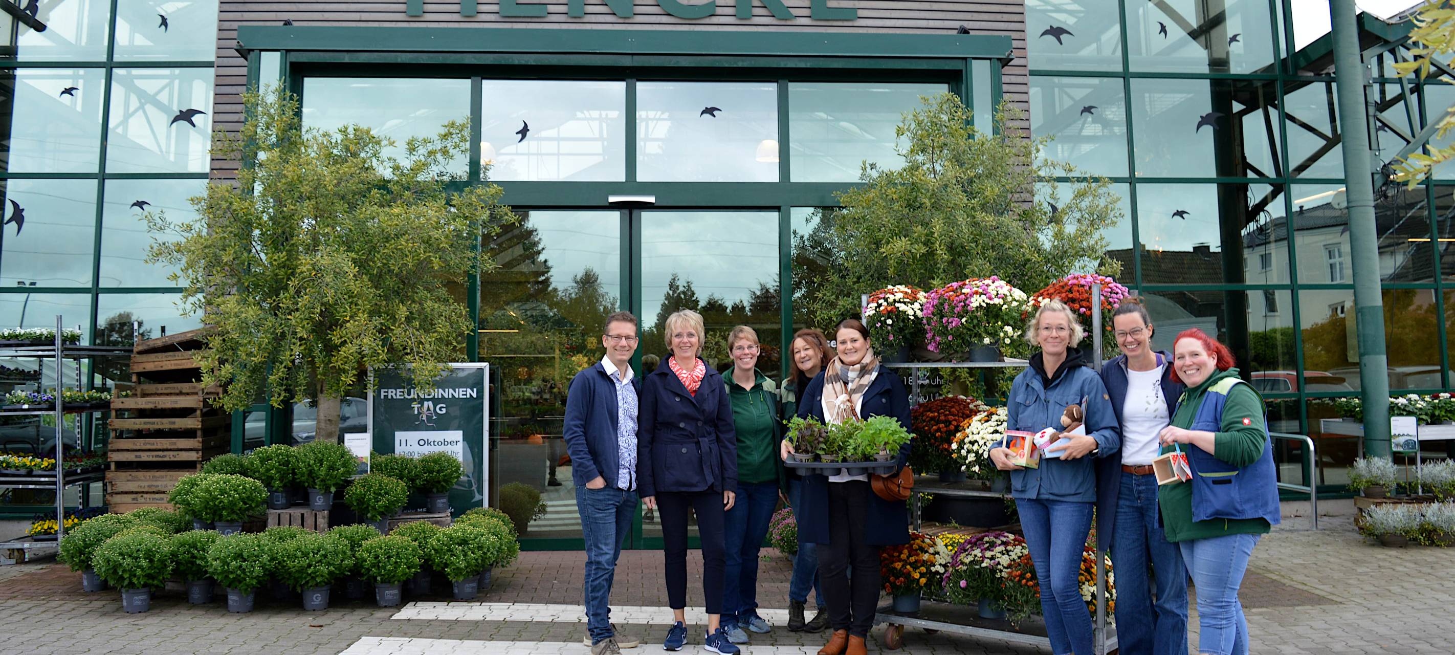 Gartencenter Mencke verschenkt an soziale Einrichtungen