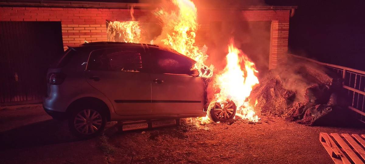 PKW-Brand in Ennepetal