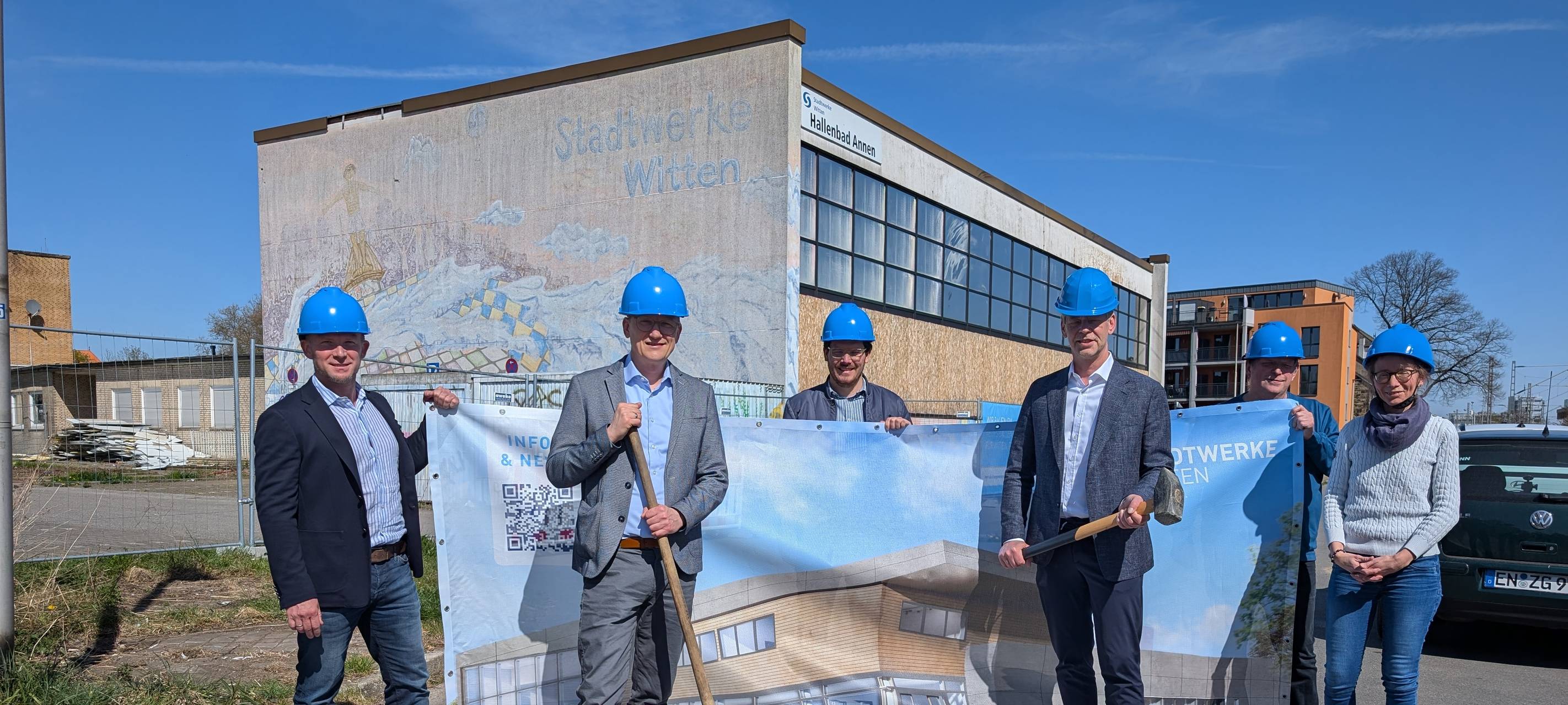 Abriss am Hallenbad in Witten hat begonnen