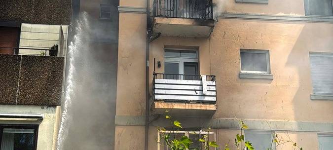 Haus nach Dachstuhlbrand unbewohnbar