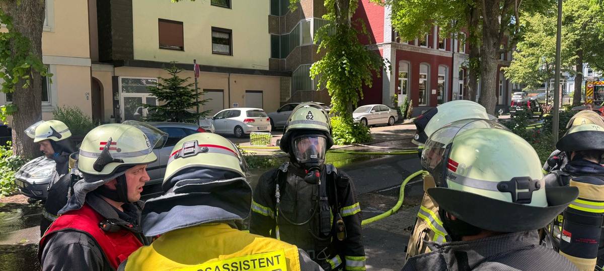 Haus nach Dachstuhlbrand unbewohnbar
