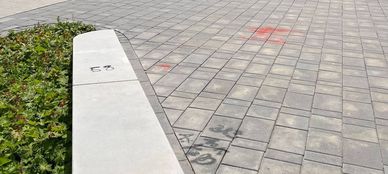 Schwelm: neuer Rathausplatz schon beschmiert