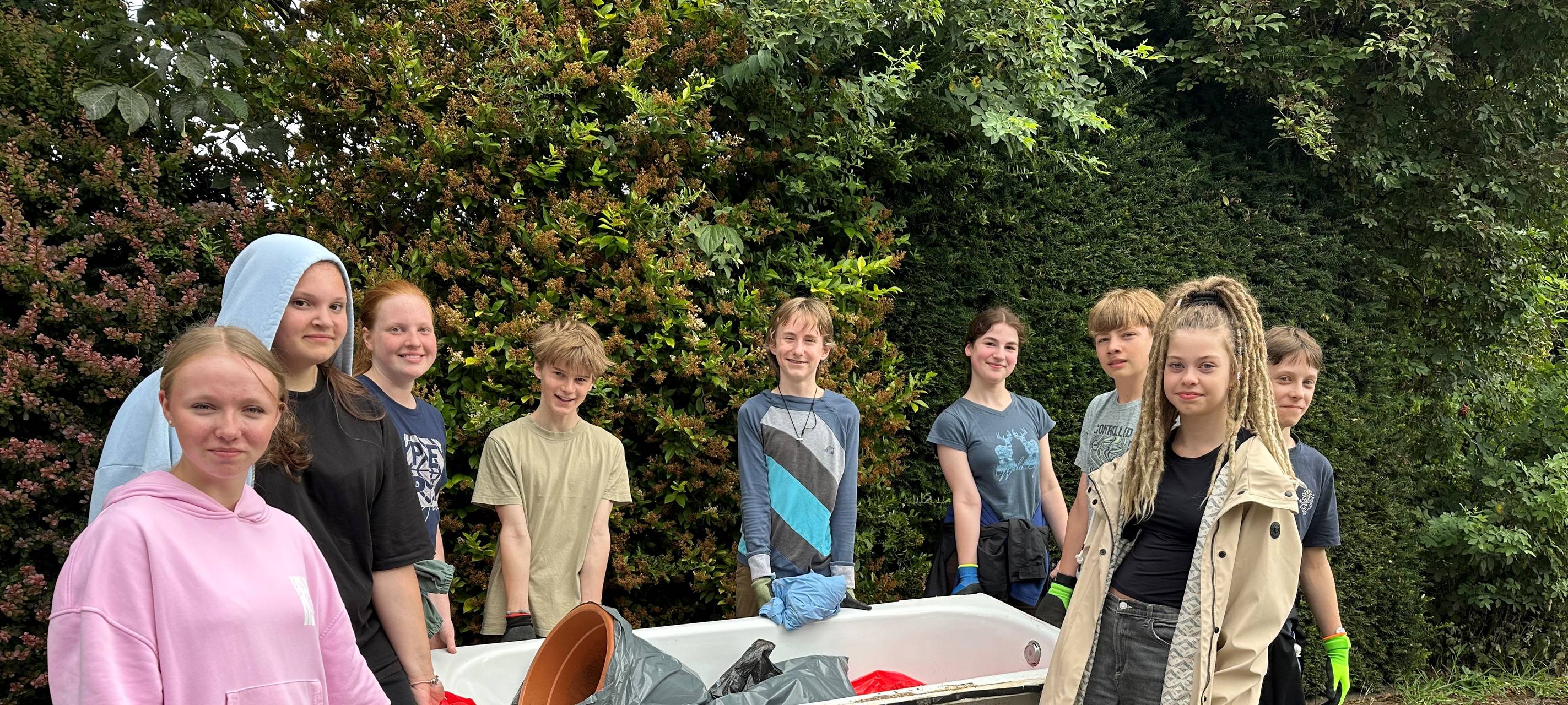 Müll-Sammelaktion: 1000 Schüler aus Hattingen räumen auf