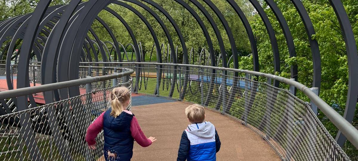 Buchtipp: „Kleine Füße, große Abenteuer"