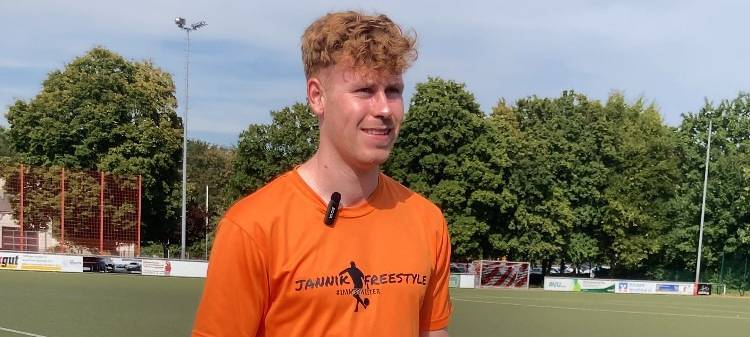 Fußball-Influencer Jannik Freestyle beim TuS Hattingen