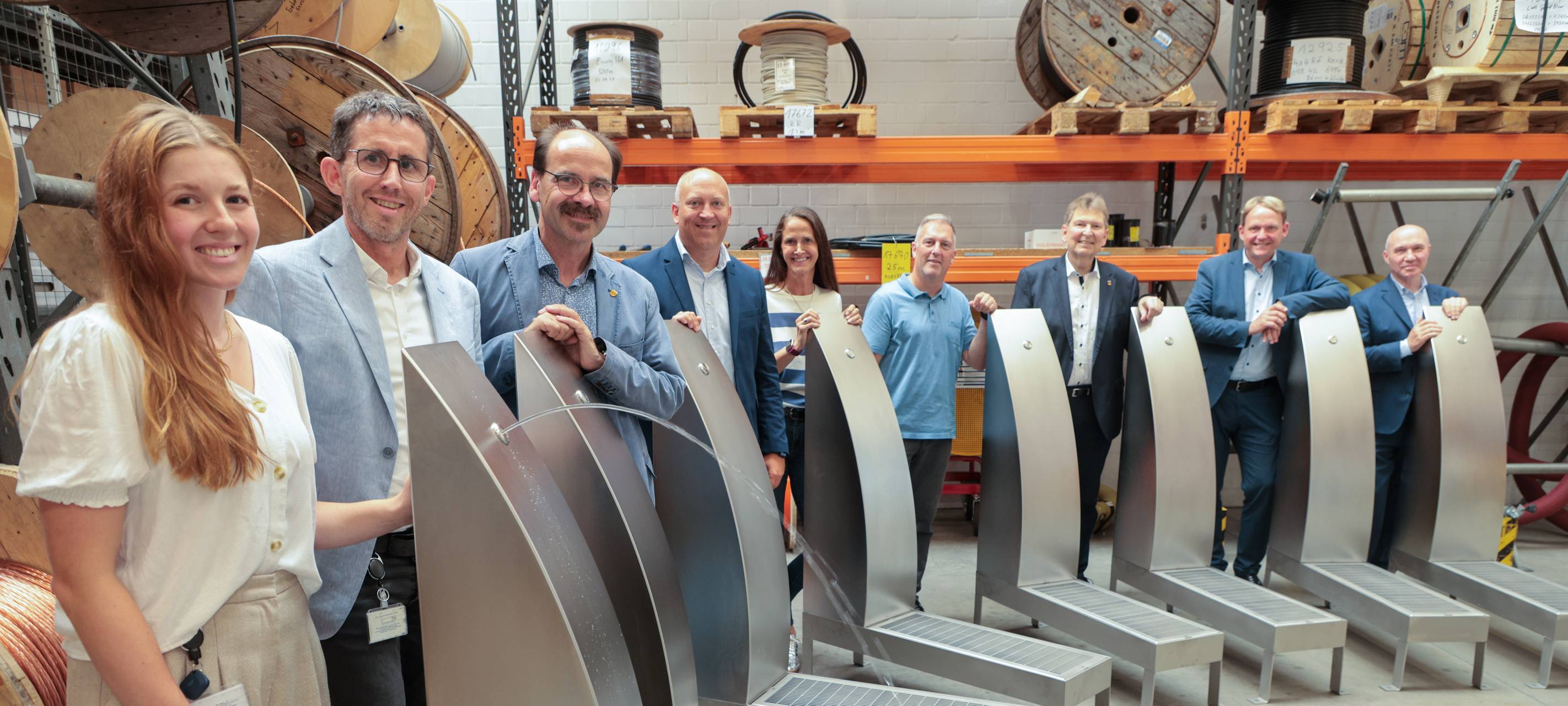 AVU stellt Trinkwasserbrunnen im Kreis auf