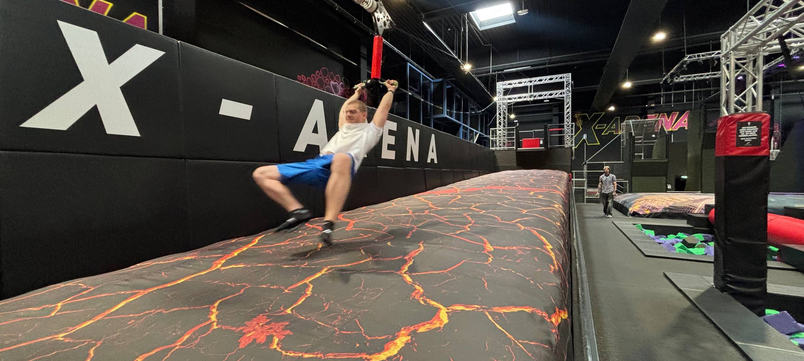 Bei Superfly in Düsseldorf hat Reporter Sascha Fassbender sich an verschiedenen Stationen versucht.