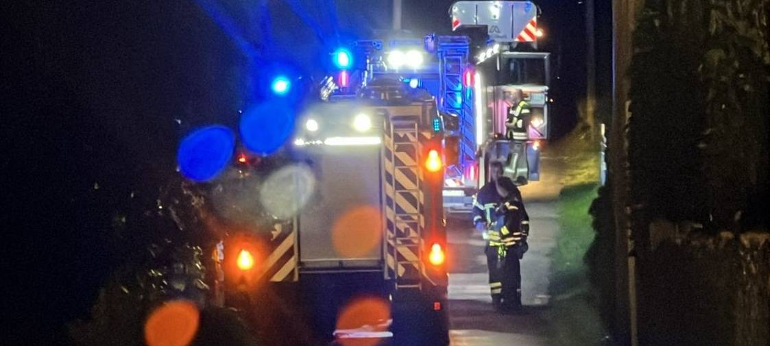 Terrassendach brennt in Witten