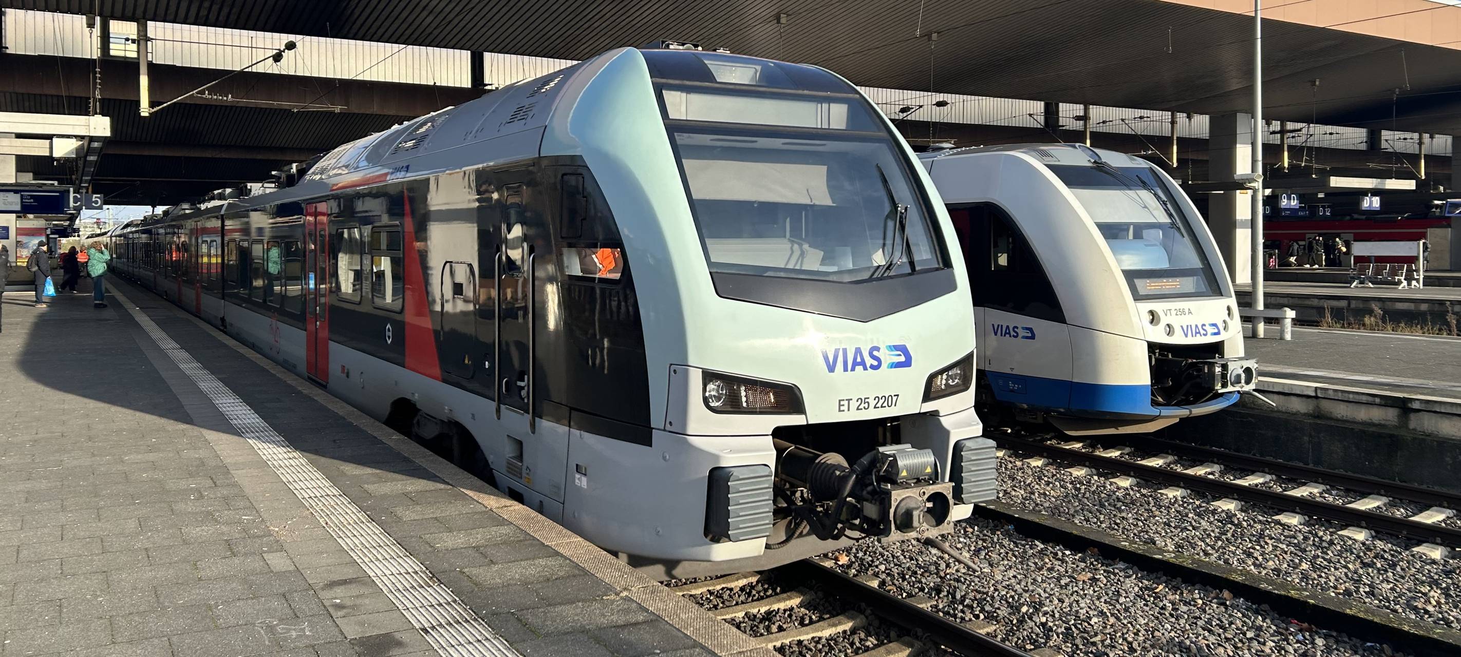 VIAS-Zug vom Typ Stadler FLIRT im NiederrheinNetz