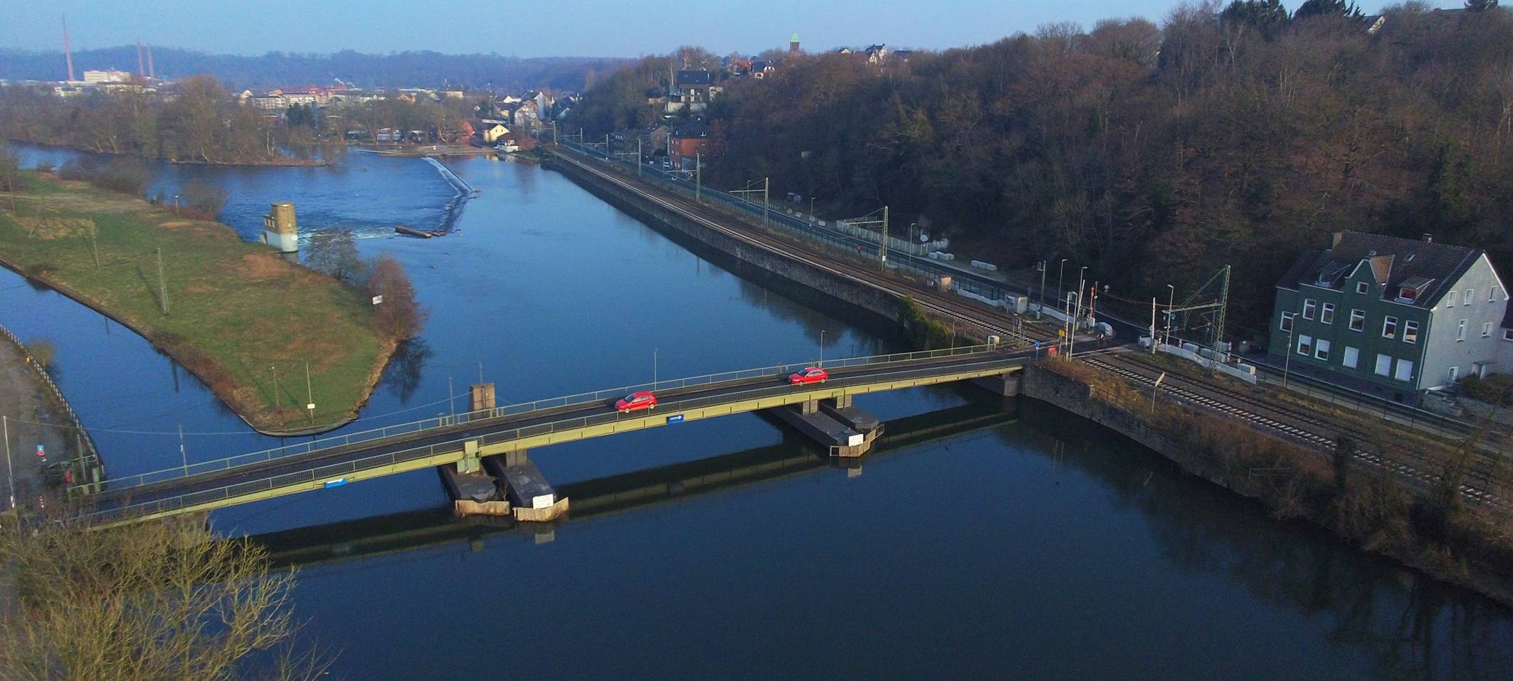 Hattingen: Wartungsarbeiten an der Schwimmbrücke