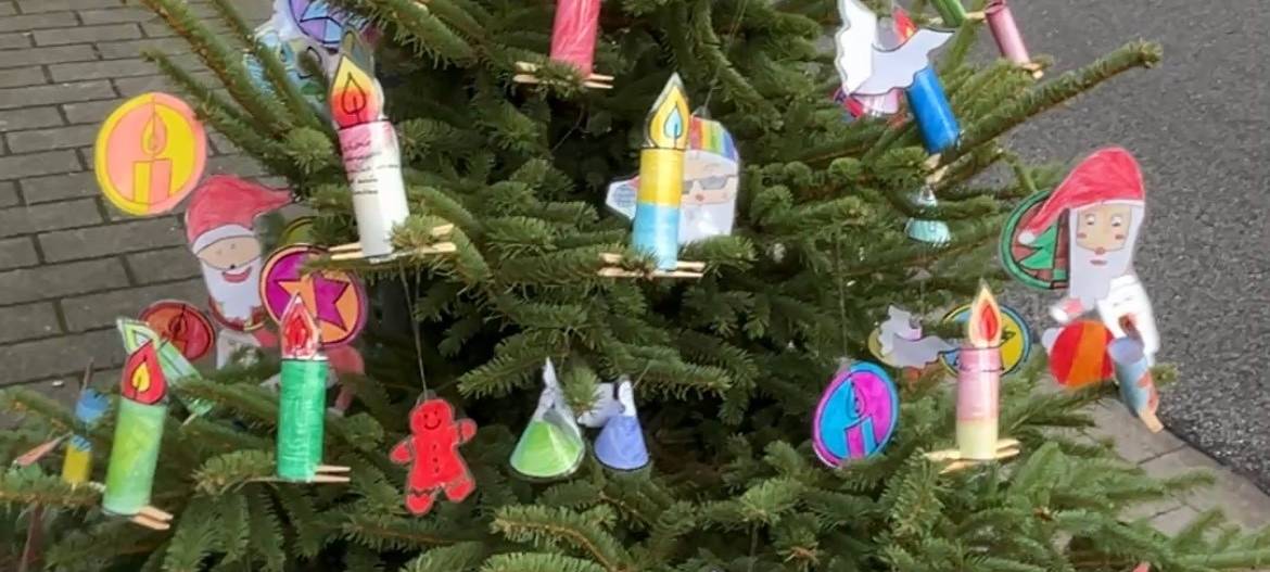 Städte sammeln Weihnachtsbäume ein