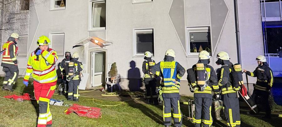 Dachgeschosswohnung in Hattingen brennt
