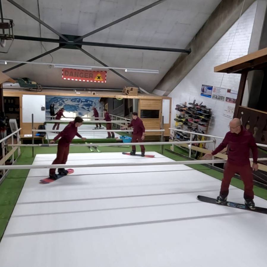 In Hattingen entsteht eine neue Ski-Halle - auf einem Laufband aus Kunstrasen fährt man dort auf der Stelle. Noch dieses Jahr soll es losgehen.