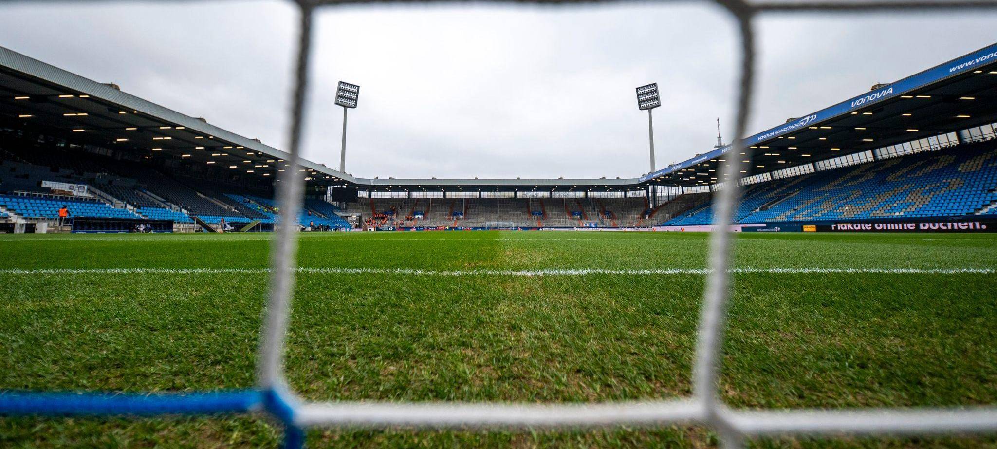 Fußballtor stürzt auf Kind - tot