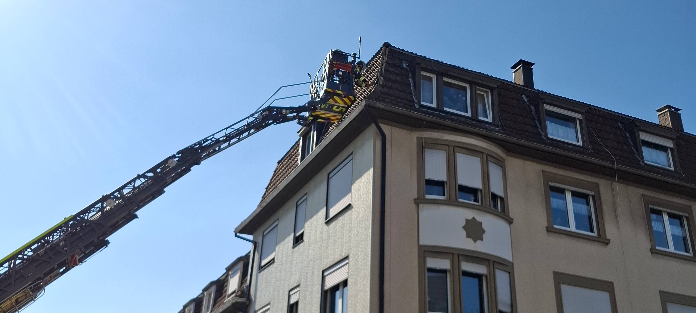 Gevelsberg: Feuerwehreinsatz wegen loser Dachziegel