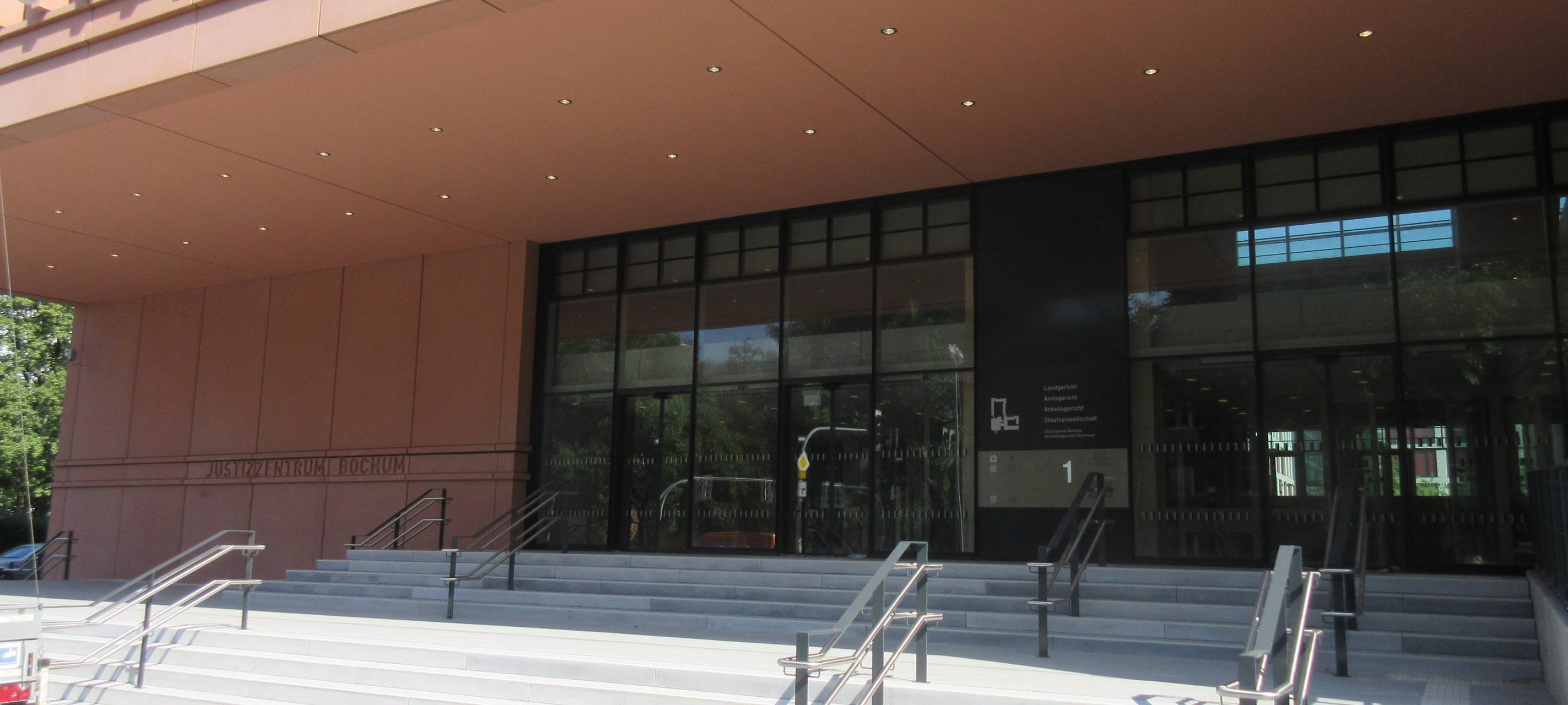 Nach Messerattacke wird mutmaßliche Tatwaffe untersucht