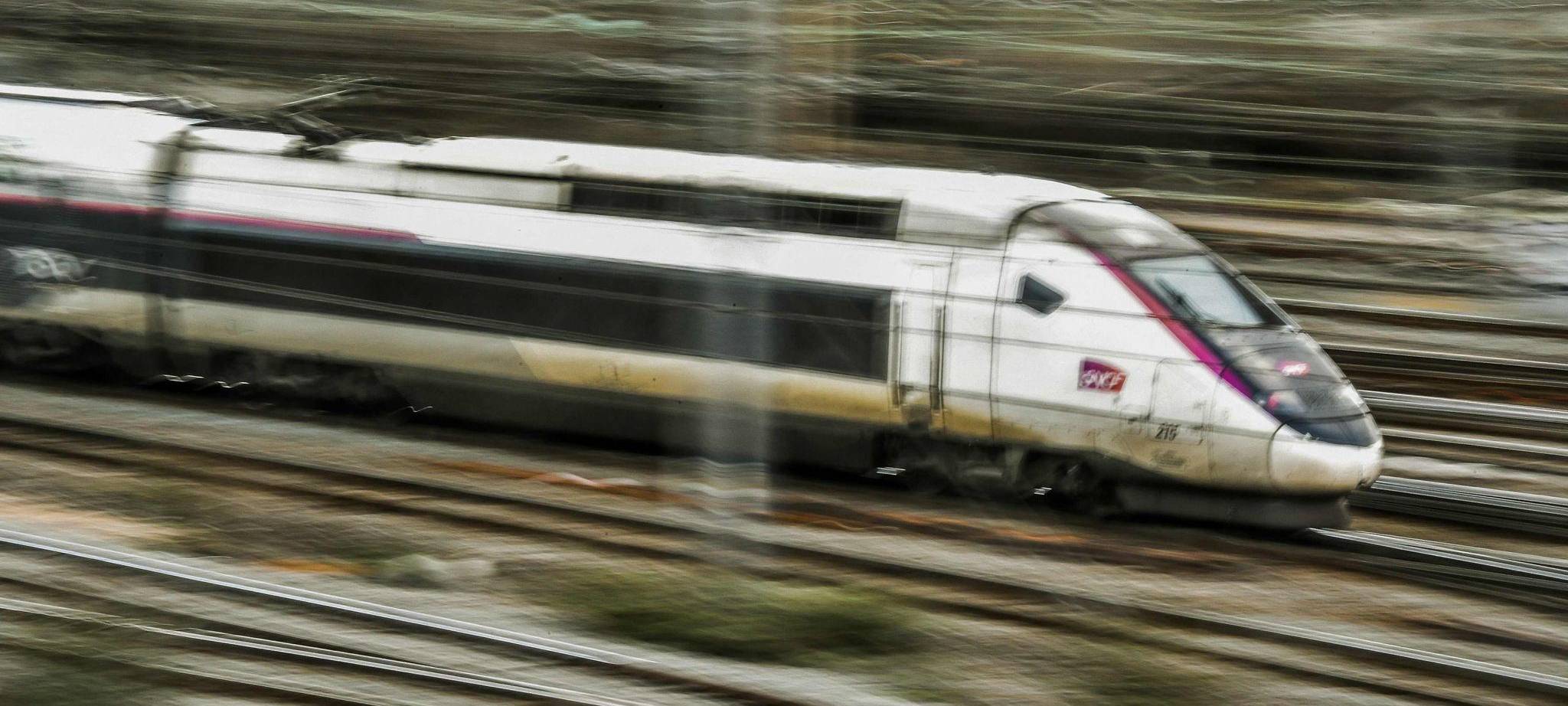 TGV kracht in Nordfrankreich in Laster - Toter und Verletzte