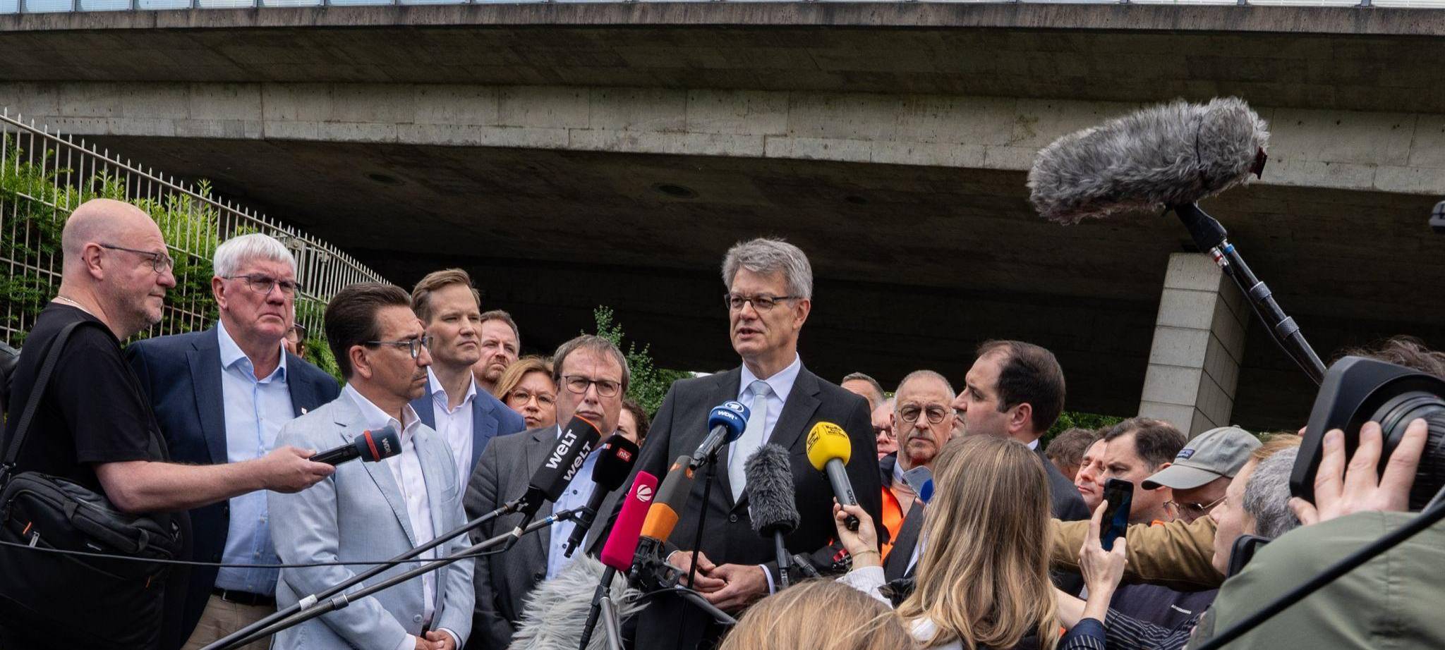 Bundesverkehrsminister Schnieder besucht Bonner Nordbrücke