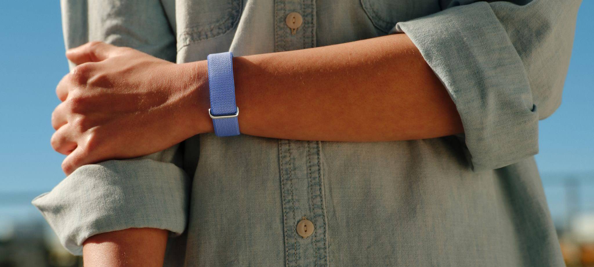 Der Fitnesstracker Fitbit Air von Google