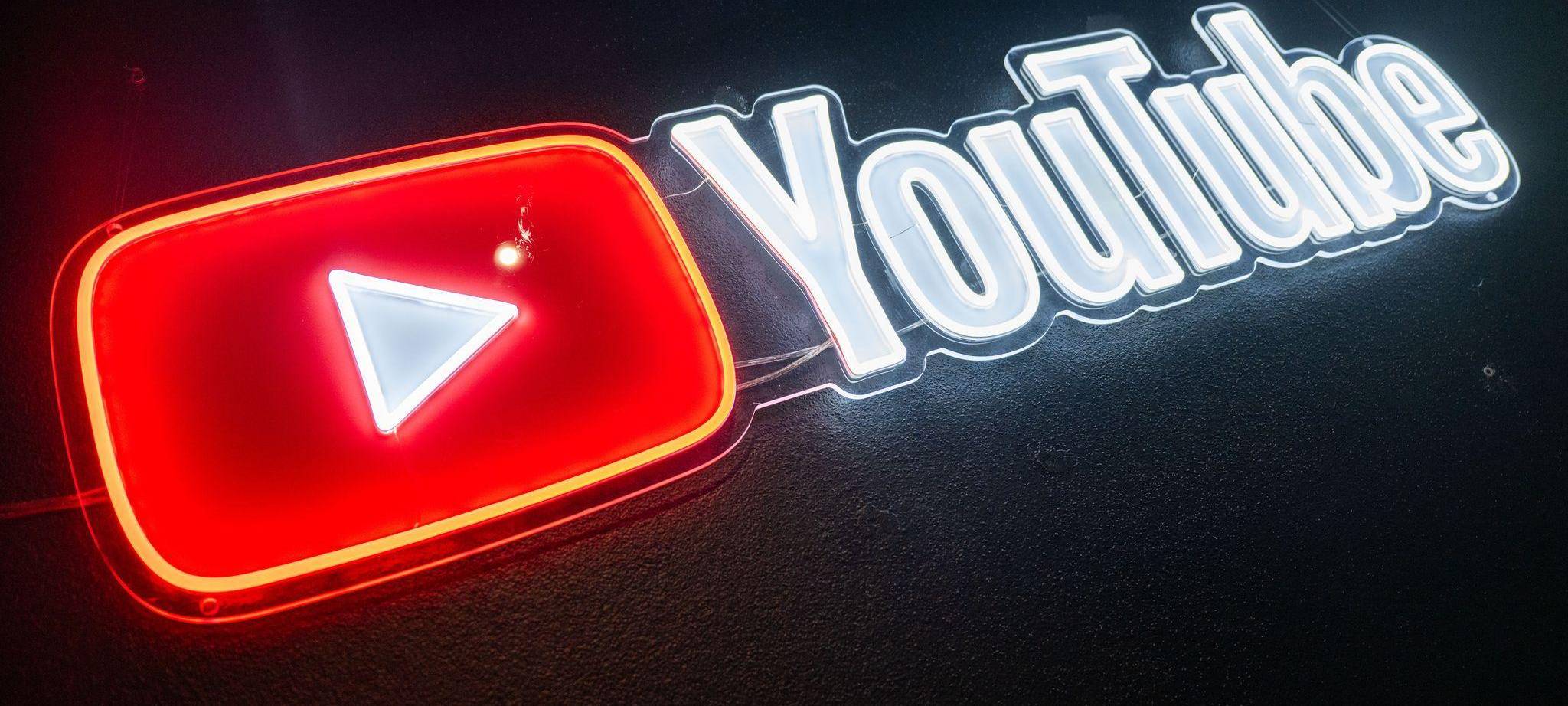 Youtube-Logo an einer Wand