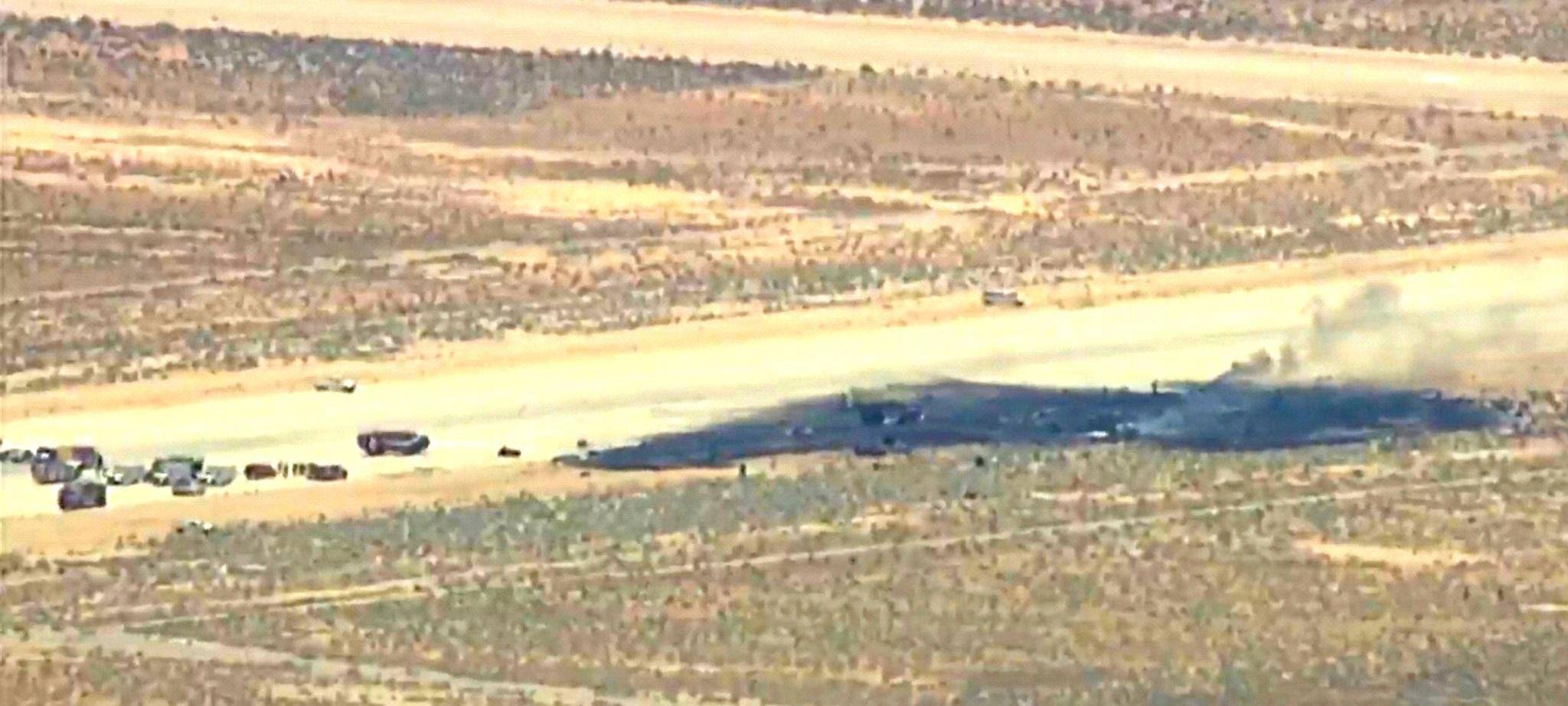B-52-Bomber stürzt in Kalifornien ab