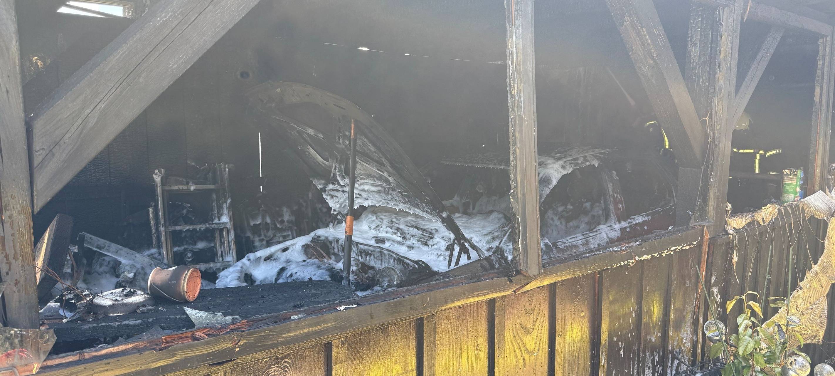 Garagenbrand in Witten-Heven gelöscht