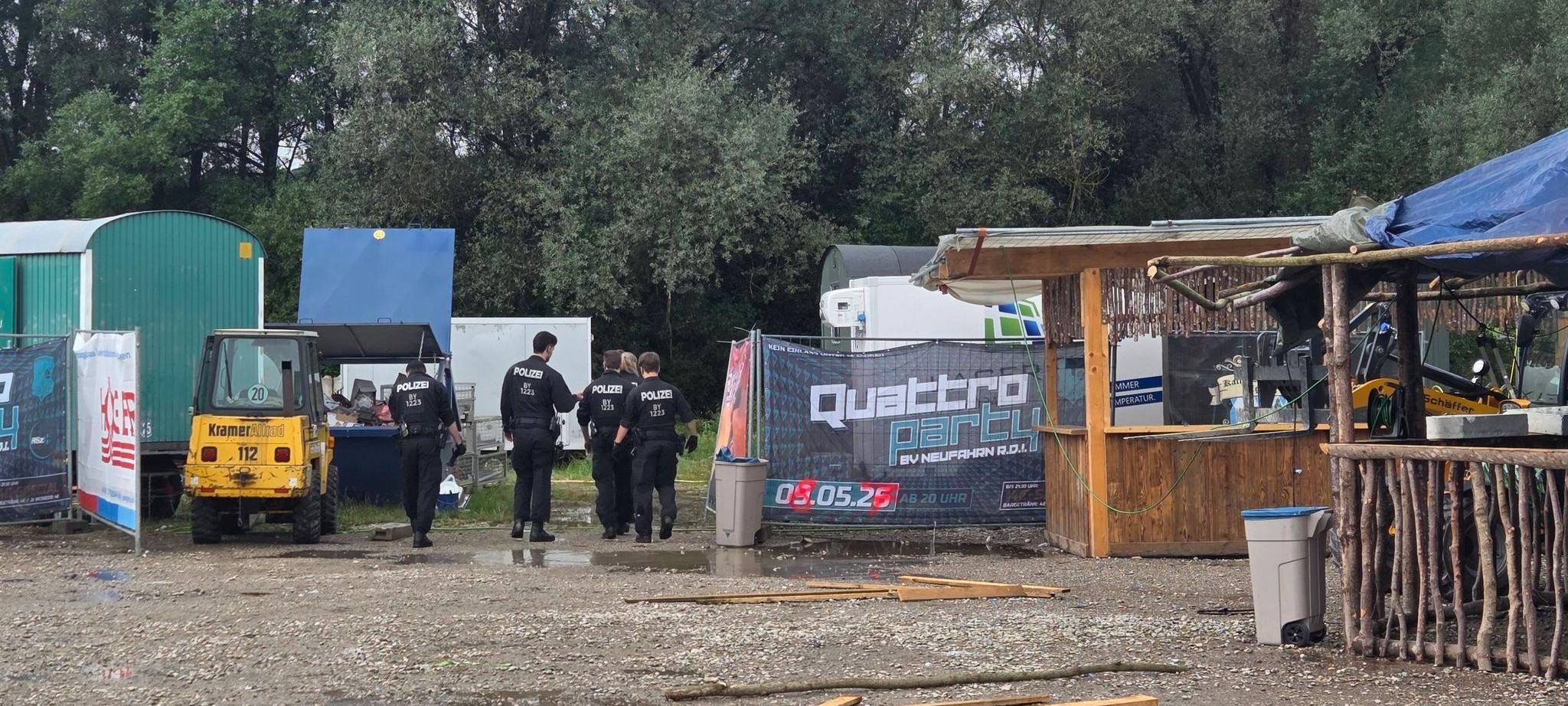 Gewalttat auf Dorffest: acht Verletzte, Täter flieht