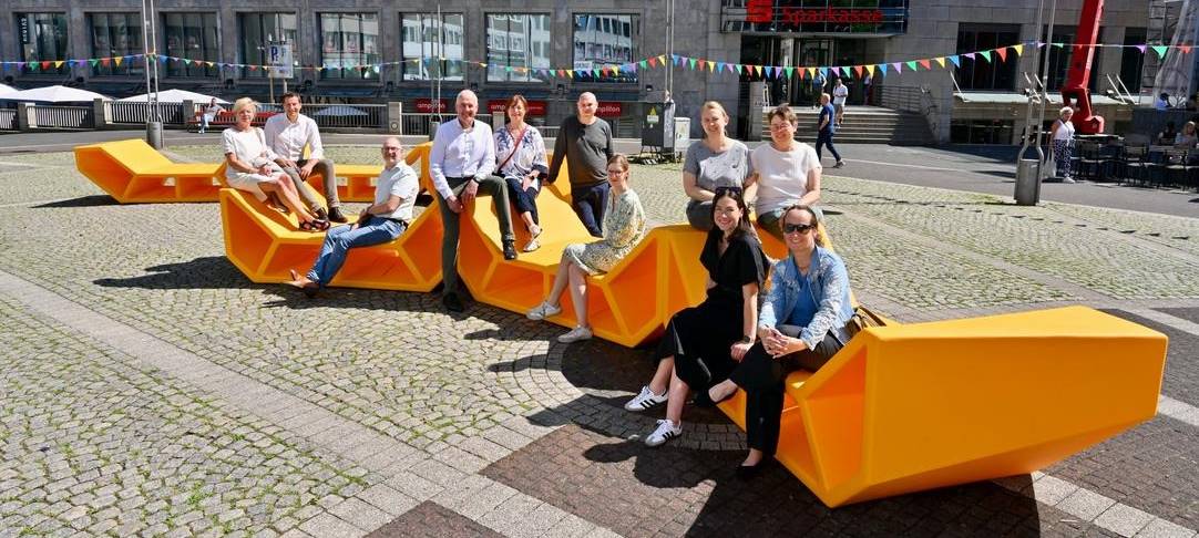 Wie viele Bänke gibt es in der Stadt?