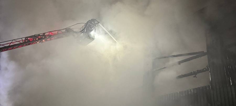 Rauchwolke über Herdecke: Großbrand im Gewerbegebiet