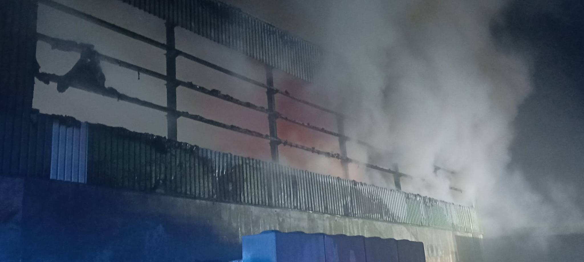 Rauchwolke über Herdecke: Großbrand im Gewerbegebiet