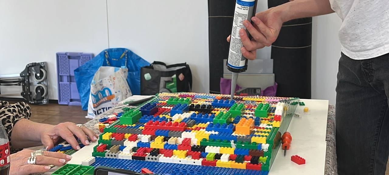 Lego-Rampe für Rollstuhlfahrer: Ehrenamtliche packen in Ennepetal an