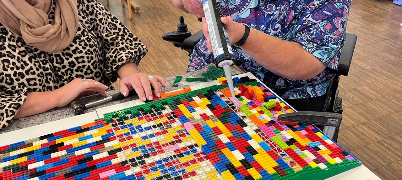 Lego-Rampe für Rollstuhlfahrer: Ehrenamtliche packen in Ennepetal an