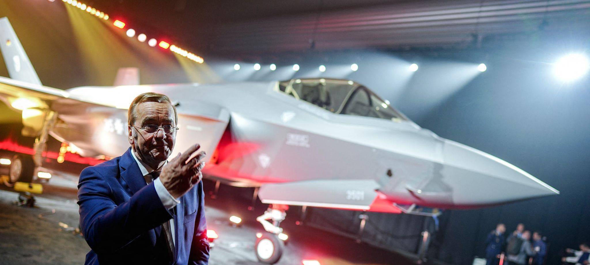 Übergabe des ersten Kampfjets vom Typ F-35 für Deutschland