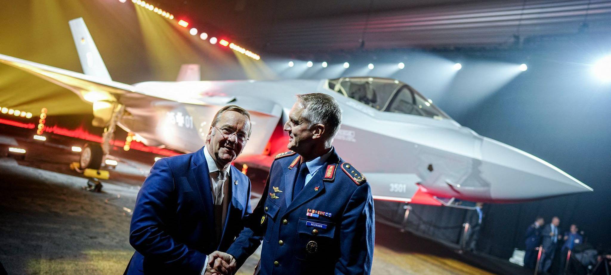 Übergabe des ersten Kampfjets vom Typ F-35 für Deutschland